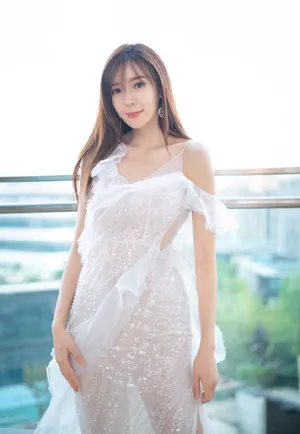 周韦彤露肩礼裙性感写真图片_6