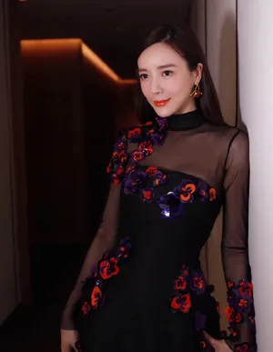 周韦彤搜狐盛典性感图片_4