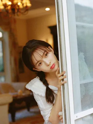 赵樱子麻花辫甜美写真图片