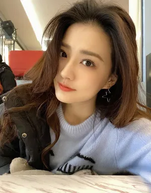 徐璐甜美气质自拍照图片_2