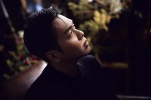 张若昀复古质感酷帅写真图片_2
