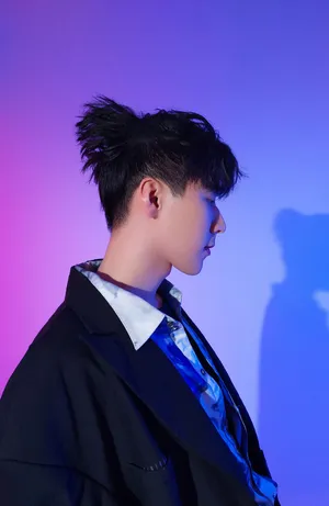 王博文帅气时髦写真图片_2