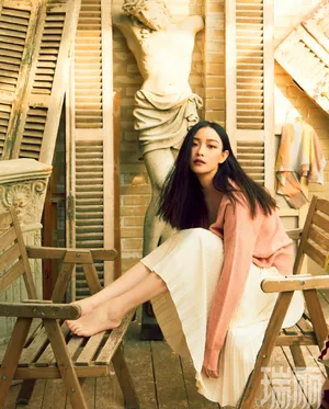 倪妮优雅时装性感写真图片_5
