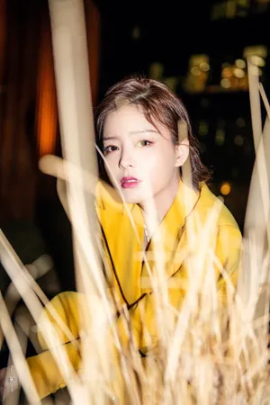 王玥兮西装干练酷美写真图片_2