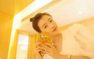 孙怡甜美仙气居家照图片