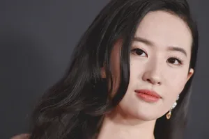 刘亦菲凤凰裙极清美照图片_2