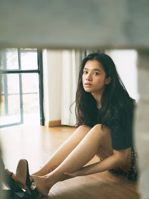 张婧仪甜美慵懒居家写真图片_2