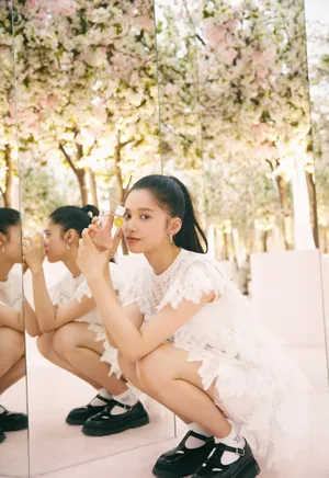 张婧仪Burberry少女系甜美图片_3