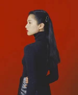 张婧仪胶片风时尚性感写真_4