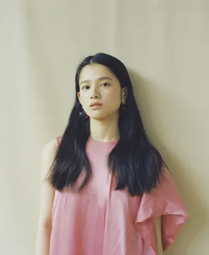 张婧仪胶片风时尚性感写真_6