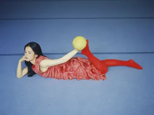 张婧仪胶片风时尚性感写真_8