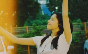 张婧仪迷人光影朦胧清新写真_4