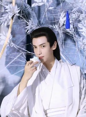 罗云熙《月上重火》白衣古装造型图片_6