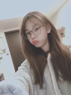 陈瑶私服俏皮自拍照图片