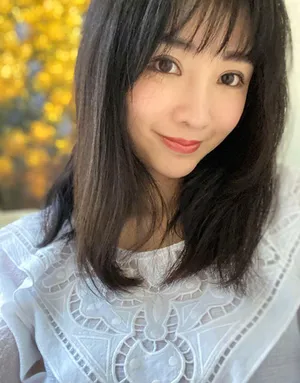 柳岩格纹套装优雅妩媚写真_4