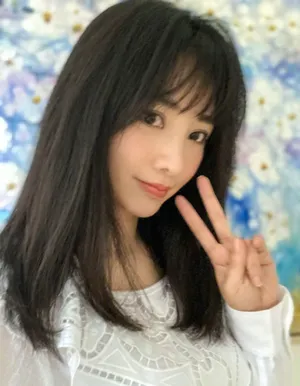 柳岩格纹套装优雅妩媚写真_6