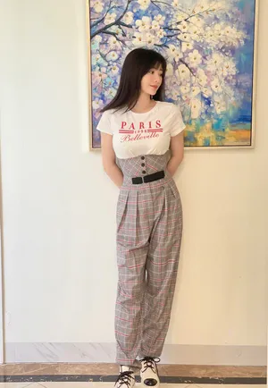 柳岩格纹套装优雅妩媚写真_8