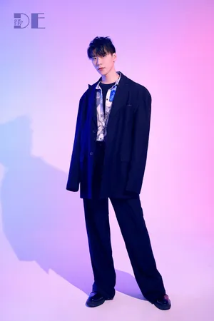 王博文时尚帅气杂志写真图片_2