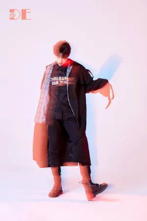 王博文时尚帅气杂志写真图片_10