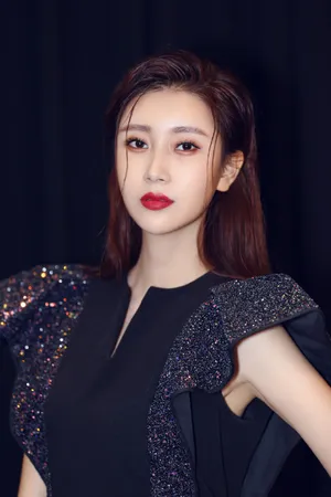 楚月湿发优雅性感写真图片_2