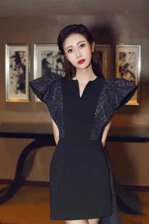 楚月湿发优雅性感写真图片_6