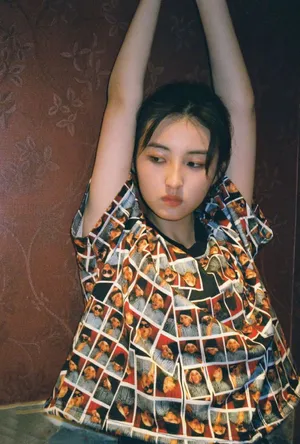 张子枫复古风私服照图片_1