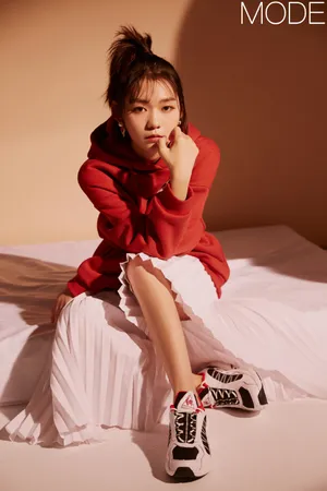段奥娟随性酷飒杂志写真图片_6