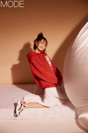 段奥娟随性酷飒杂志写真图片_7