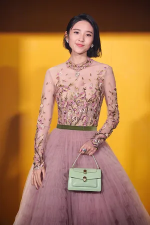 唐艺昕粉裙甜美活动写真图片_1