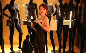 张嘉倪黑色吊带礼服性感写真图片_4