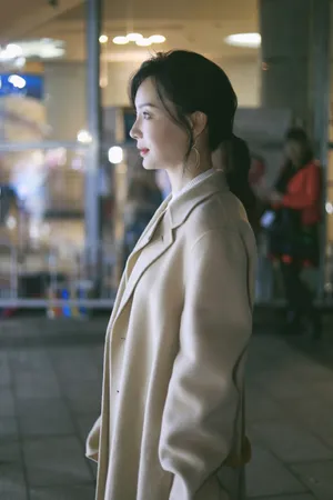 陈数优雅时尚街拍图片_2