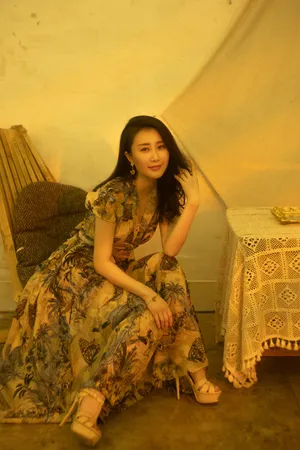 舒畅优雅光影写真图片_5