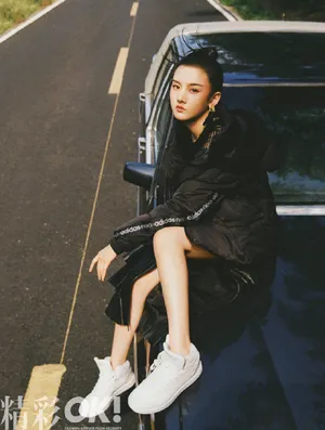 宋祖儿复古卷发写真图片_6