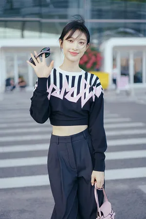 演员张俪全新街拍写真图片_5