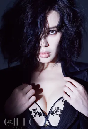 余男光影性感大片写真图片_2