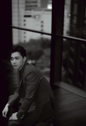 李易峰红色西装帅气写真图片_5