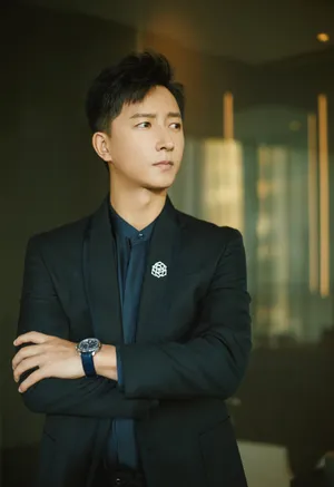 演员韩庚禁欲西装杀帅气图片_3