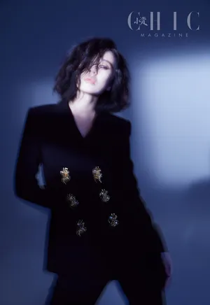 余男小资风尚性感杂志写真图片_2
