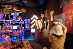 宋妍霏魅力性感杂志花絮照图片_3