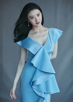 景甜蓝裙精致优雅写真图片_3
