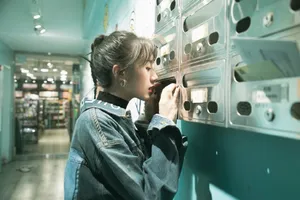 袁冰妍清爽灵动街拍图片_2