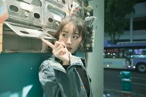 袁冰妍清爽灵动街拍图片_3