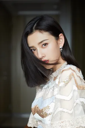 宋祖儿亮片长裙优雅写真图片