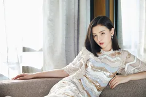 宋祖儿亮片长裙优雅写真图片_5