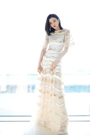 宋祖儿亮片长裙优雅写真图片_7