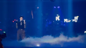 吴亦凡最新帅气活动照图片_7