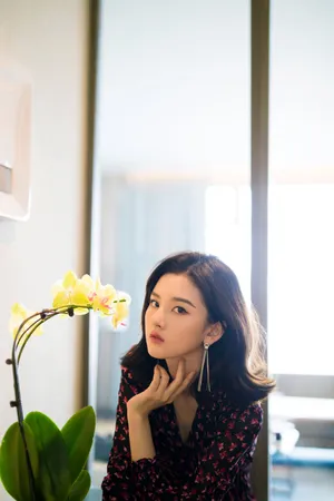 宋祖儿性感轻熟风写真图片_2