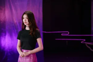 林允紫色典雅裙写真图片_8