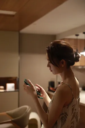 陈瑶休闲酒店私服照图片_4