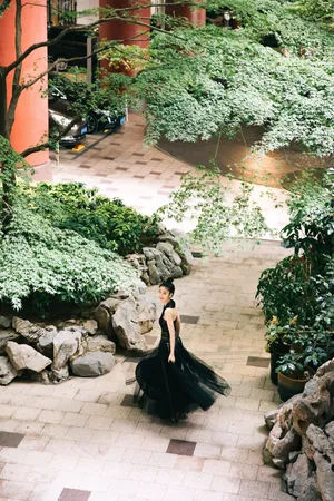 张雪迎丸子头俏皮养眼写真图片_3